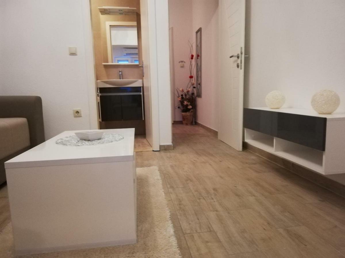 Apartmani Dina Makarska Luaran gambar
