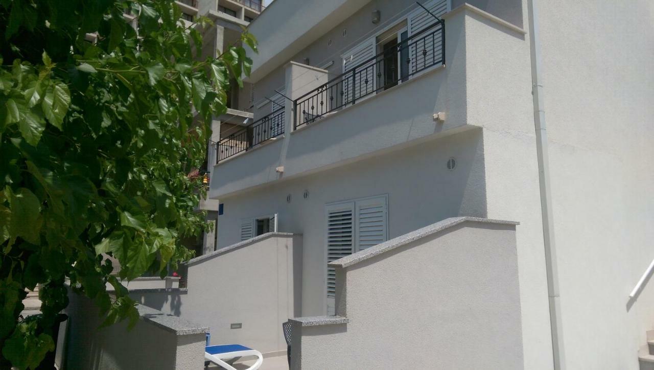 Apartmani Dina Makarska Luaran gambar
